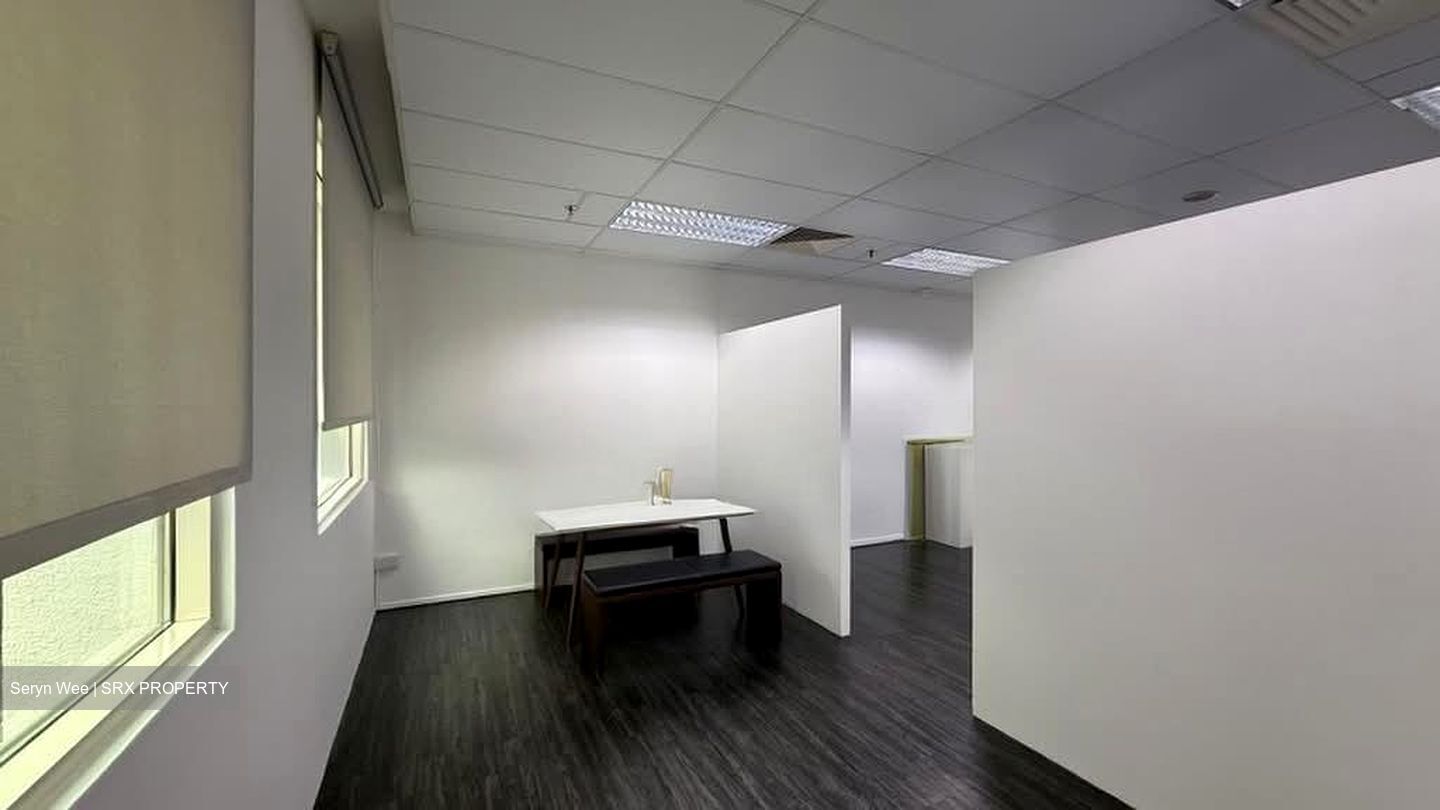 Burlington Square (D7), Office #575778211